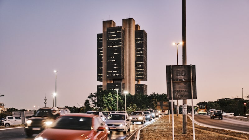 Mercado abandona perspectiva de corte de juros e vê Selic acima de 14% por anos Mercado abandona perspectiva de corte de juros e vê Selic acima de 14% por anos