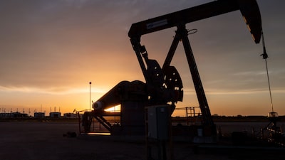 Petróleo sube ante nuevos ataques en Medio Oriente y el Brent acumula un alza del 70% este 2026 Petróleo sube ante nuevos ataques en Medio Oriente y el Brent acumula un alza del 70% este 2026