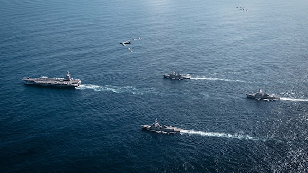 Trump acumula fuerzas en Medio Oriente y presiona a Irán por acuerdo nuclear Trump acumula fuerzas en Medio Oriente y presiona a Irán por acuerdo nuclear