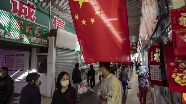 Según encuesta, el gasto de consumidores chinos se ralentiza y frena el crecimiento Según encuesta, el gasto de consumidores chinos se ralentiza y frena el crecimiento