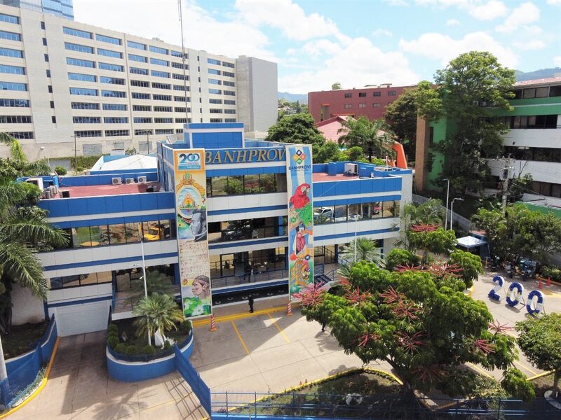 El Gobierno de Honduras apunta a ofrecer créditos a tasas bajas de interés y plazos más largos a través del Banhprovi. El Gobierno de Honduras apunta a ofrecer créditos a tasas bajas de interés y plazos más largos a través del Banhprovi.