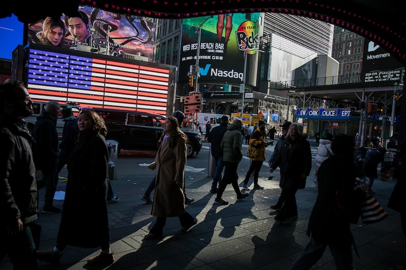 Nasdaq 100 Drops Over 1% And Bonds Retreat From Rally Nasdaq 100 Drops Over 1% And Bonds Retreat From Rally