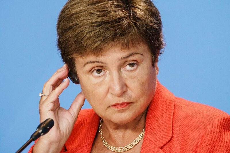 La directora gerente del Fondo Monetario Internacional (FMI), Kristalina Georgieva, durante una rueda de prensa mientras la canciller se reúne con organizaciones económicas y financieras en la cancillería alemana el 26 de agosto de 2021 en Berlín, Alemania. (Foto de Clemens Bilan - Pool/Getty Images) La directora gerente del Fondo Monetario Internacional (FMI), Kristalina Georgieva, durante una rueda de prensa mientras la canciller se reúne con organizaciones económicas y financieras en la cancillería alemana el 26 de agosto de 2021 en Berlín, Alemania. (Foto de Clemens Bilan - Pool/Getty Images)
