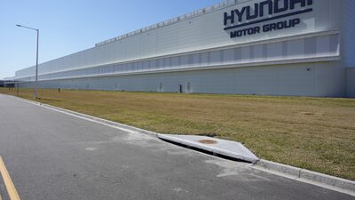 EE.UU. detiene a cientos de trabajadores tras una redada migratoria en planta de Hyundai EE.UU. detiene a cientos de trabajadores tras una redada migratoria en planta de Hyundai