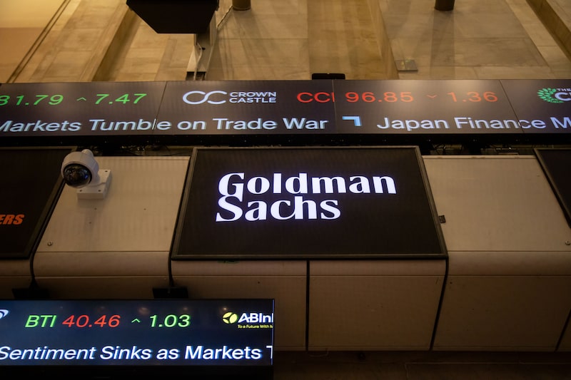 Goldman Sachs capitaliza la volatilidad global y marca un récord en ingresos por trading. Goldman Sachs capitaliza la volatilidad global y marca un récord en ingresos por trading.