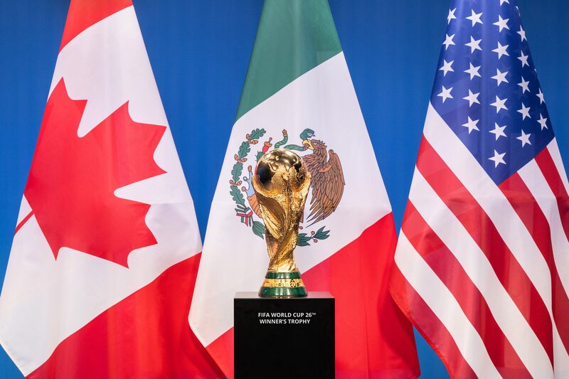La edición más grande de este torneo contará con 104 partidos entre 48 equipos, disputados en 16 ciudades anfitrionas de tres países: Canadá, México y Estados Unidos. La edición más grande de este torneo contará con 104 partidos entre 48 equipos, disputados en 16 ciudades anfitrionas de tres países: Canadá, México y Estados Unidos.
