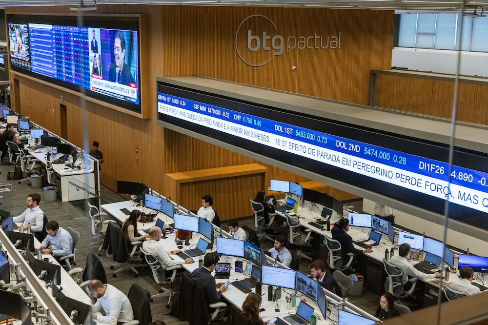 Trading Floor to Banking Empire: BTG's Rise Rocks Brazil Finance Trading Floor to Banking Empire: BTG's Rise Rocks Brazil Finance