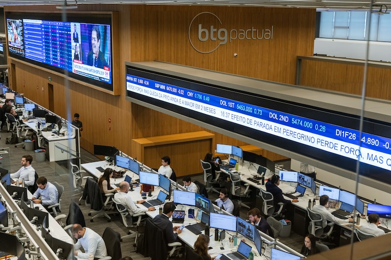 Trading Floor to Banking Empire: BTG's Rise Rocks Brazil Finance Trading Floor to Banking Empire: BTG's Rise Rocks Brazil Finance