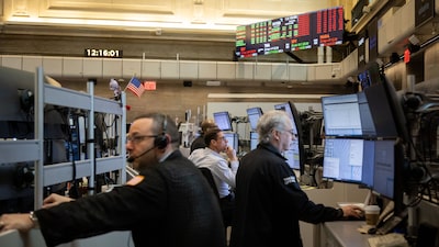 Futuros em NY caem até 4% com tarifas de Trump; petróleo recua e Nike e Apple sofrem Futuros em NY caem até 4% com tarifas de Trump; petróleo recua e Nike e Apple sofrem