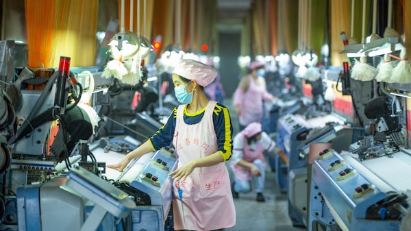 La industria manufacturera china se desploma a pesar del impulso de las exportaciones La industria manufacturera china se desploma a pesar del impulso de las exportaciones