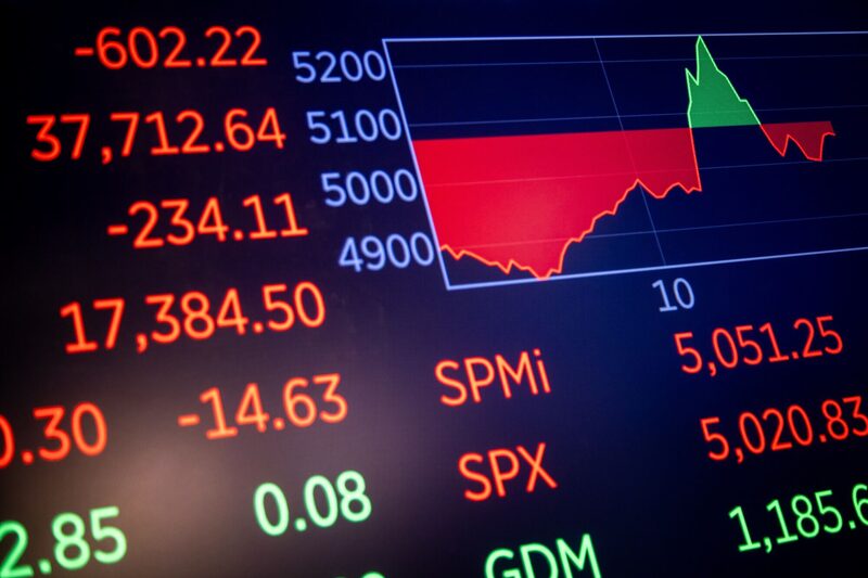 En torno al 3,73%, los rendimientos de los bonos del Tesoro a dos años siguen siendo casi 20 puntos básicos inferiores a sus niveles de la semana pasada. En torno al 3,73%, los rendimientos de los bonos del Tesoro a dos años siguen siendo casi 20 puntos básicos inferiores a sus niveles de la semana pasada.