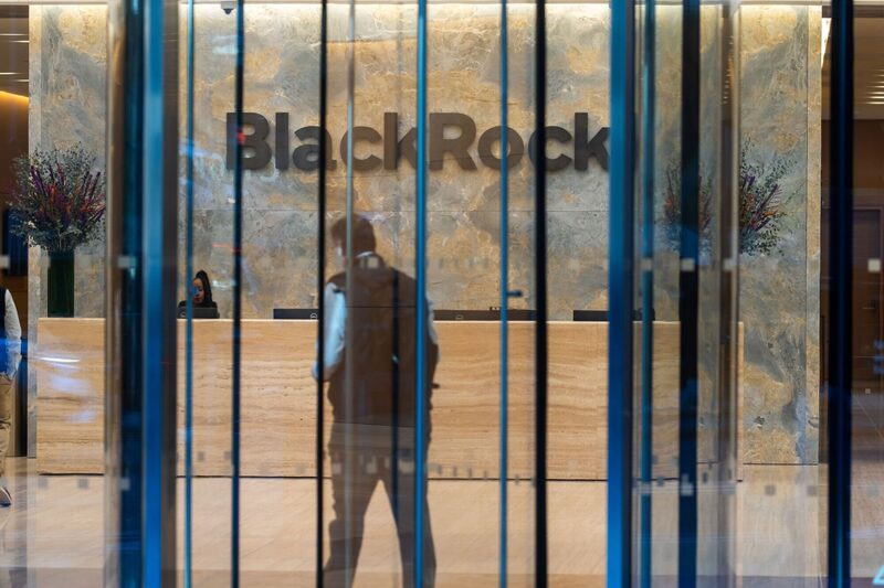 BlackRock Inc. acordó comprar HPS Investment Partners en una operación totalmente en acciones valorada en unos US$12.000 millones, una compra que impulsará a la mayor gestora de activos del mundo a las filas más altas del crédito privado. BlackRock Inc. acordó comprar HPS Investment Partners en una operación totalmente en acciones valorada en unos US$12.000 millones, una compra que impulsará a la mayor gestora de activos del mundo a las filas más altas del crédito privado.
