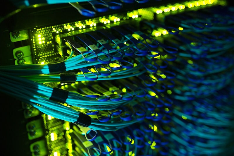 Terminales de cable en un centro de datos. Terminales de cable en un centro de datos.