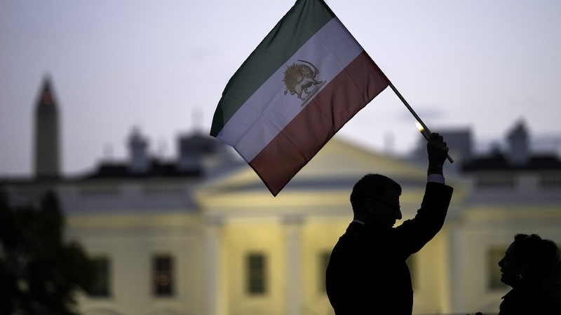 Trump dice que suspendió nuevos ataques contra Irán tras pedido de aliados del Golfo Pérsico Trump dice que suspendió nuevos ataques contra Irán tras pedido de aliados del Golfo Pérsico