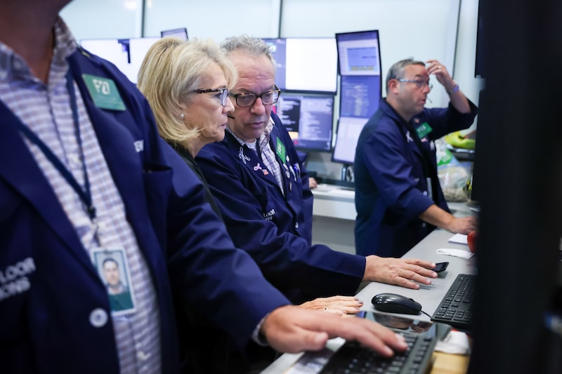 Traders work after a Federal Open Market Committee (FOMC) meeting on the floor of the American Stock Exchange (AMEX) at the New York Stock Exchange (NYSE) in New York, US, on Wednesday, Sept. 16, 2026. The Federal Reserve raised interest rates by a quarter percentage point and penciled in an additional hike later this year, steps aimed at containing inflation that will test Chairman Kevin Warshs relationship with President Donald Trump. Photographer: Michael Nagle/Bloomberg Traders work after a Federal Open Market Committee (FOMC) meeting on the floor of the American Stock Exchange (AMEX) at the New York Stock Exchange (NYSE) in New York, US, on Wednesday, Sept. 16, 2026. The Federal Reserve raised interest rates by a quarter percentage point and penciled in an additional hike later this year, steps aimed at containing inflation that will test Chairman Kevin Warshs relationship with President Donald Trump. Photographer: Michael Nagle/Bloomberg