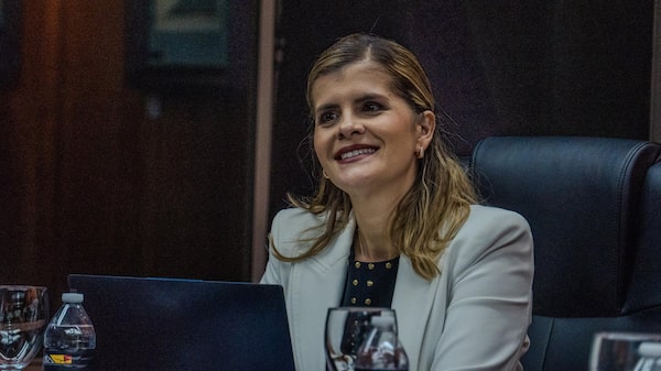 Laura Fernández anuncia a su gabinete y mantiene a Rodrigo Chaves en el Gobierno de Costa Rica Laura Fernández anuncia a su gabinete y mantiene a Rodrigo Chaves en el Gobierno de Costa Rica