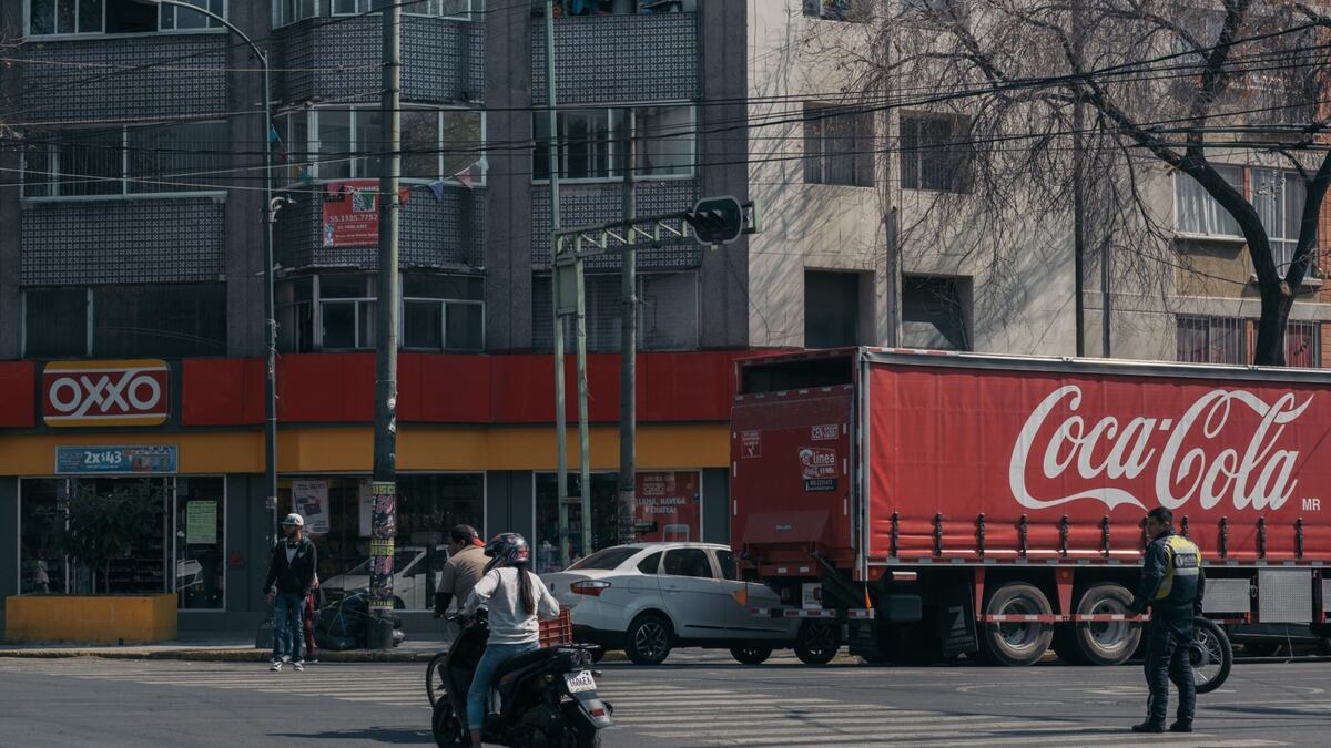 FEMSA respalda jornada laboral de 40 horas en México, pero anticipa impactos relevantes