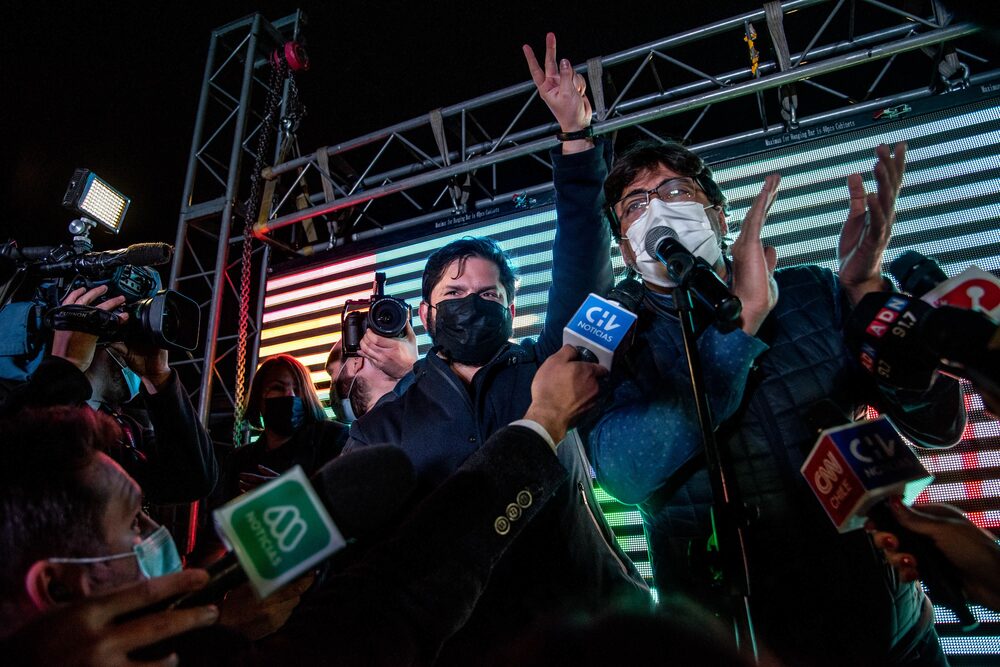 Gabriel Boric venció al alcalde Daniel Jadue, abanderado del Partido Comunista, en los comicios de la izquierda para escoger a su candidato presidencial. Gabriel Boric venció al alcalde Daniel Jadue, abanderado del Partido Comunista, en los comicios de la izquierda para escoger a su candidato presidencial.