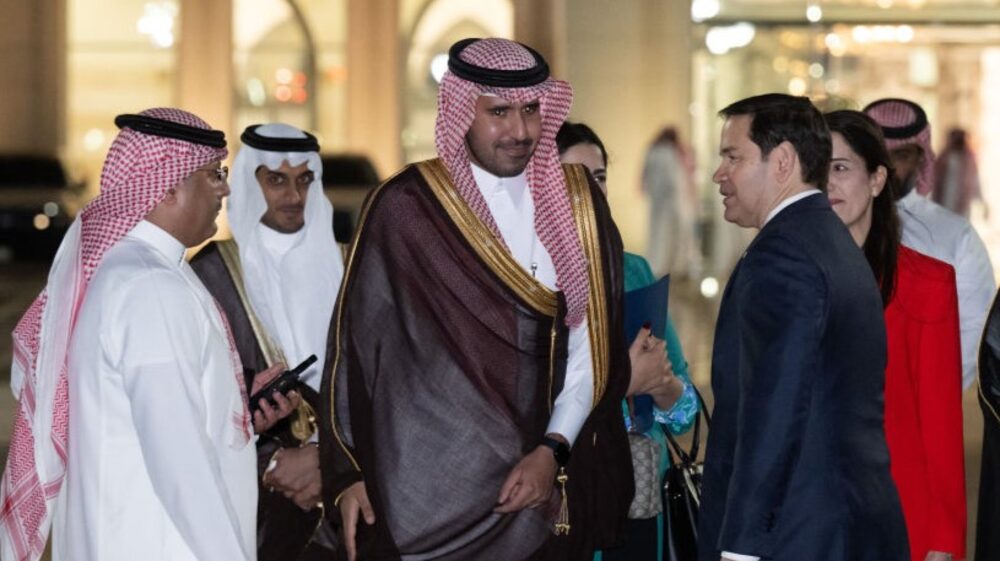 Funcionarios estadounidenses y ucranianos iniciaron conversaciones en Arabia Saudí para discutir el calendario y el alcance de un alto el fuego inicial con Rusia. Informa Tony Halpin. Fuente: Bloomberg Funcionarios estadounidenses y ucranianos iniciaron conversaciones en Arabia Saudí para discutir el calendario y el alcance de un alto el fuego inicial con Rusia. Informa Tony Halpin. Fuente: Bloomberg