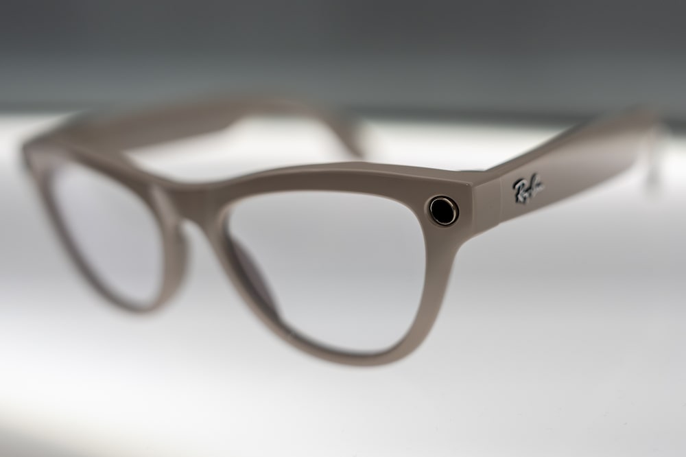 Os óculos inteligentes da Meta com a Ray-Ban representam uma das novas categorias mais 'quentes' do mercado de gadgets Os óculos inteligentes da Meta com a Ray-Ban representam uma das novas categorias mais 'quentes' do mercado de gadgets