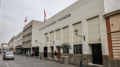 Hackean cuenta del Ministerio de Economía de Perú para promocionar una criptomoneda Hackean cuenta del Ministerio de Economía de Perú para promocionar una criptomoneda