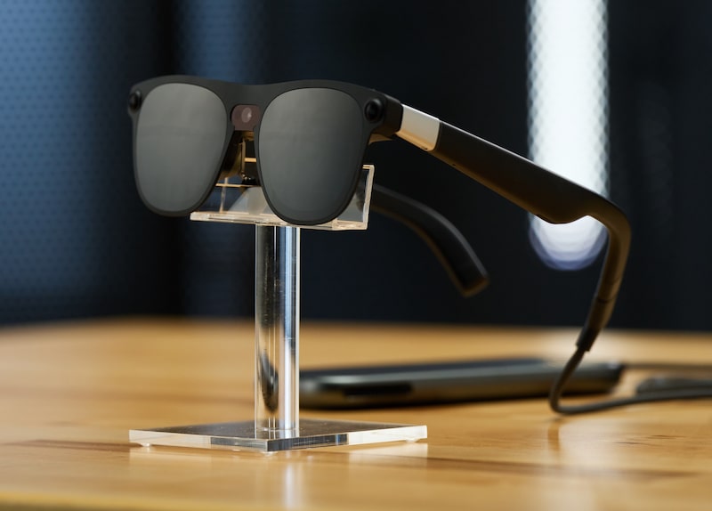 Project Aura, un prototipo de gafas inteligentes desarrollado por Google y Xreal, funciona con el mismo software Android XR que las gafas Galaxy XR lanzadas por Samsung. Foto: Google. Project Aura, un prototipo de gafas inteligentes desarrollado por Google y Xreal, funciona con el mismo software Android XR que las gafas Galaxy XR lanzadas por Samsung. Foto: Google.