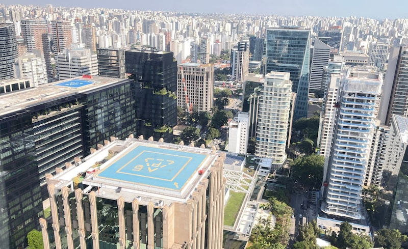 Faria Lima: Pátio Malzoni, sede do Google e BTG Pactual, diante da sede do Itaú BBA, ao lado do heliponto do Faria Lima Financial Center Faria Lima: Pátio Malzoni, sede do Google e BTG Pactual, diante da sede do Itaú BBA, ao lado do heliponto do Faria Lima Financial Center
