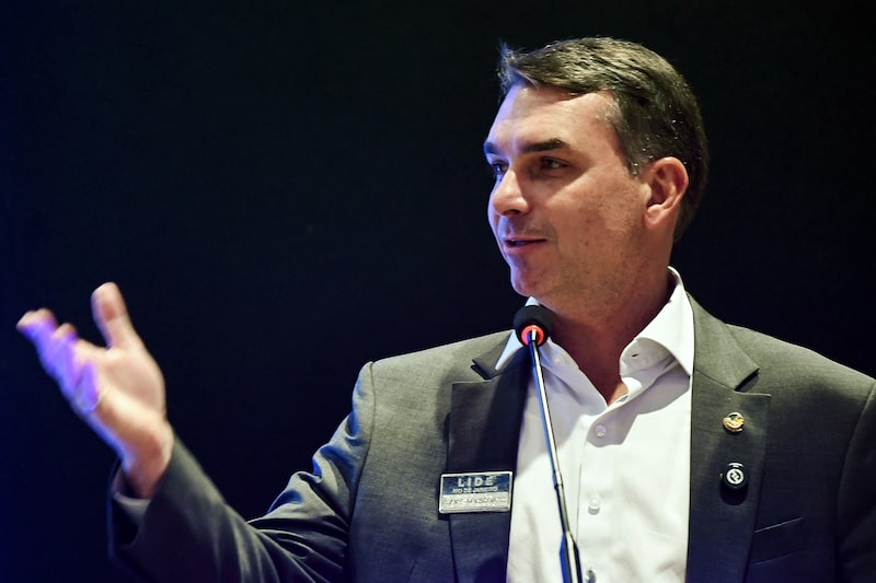 O tribunal citou questionamentos sobre a formulação da pesquisa, contestada pelo partido de Flávio Bolsonaro (PL) O tribunal citou questionamentos sobre a formulação da pesquisa, contestada pelo partido de Flávio Bolsonaro (PL)