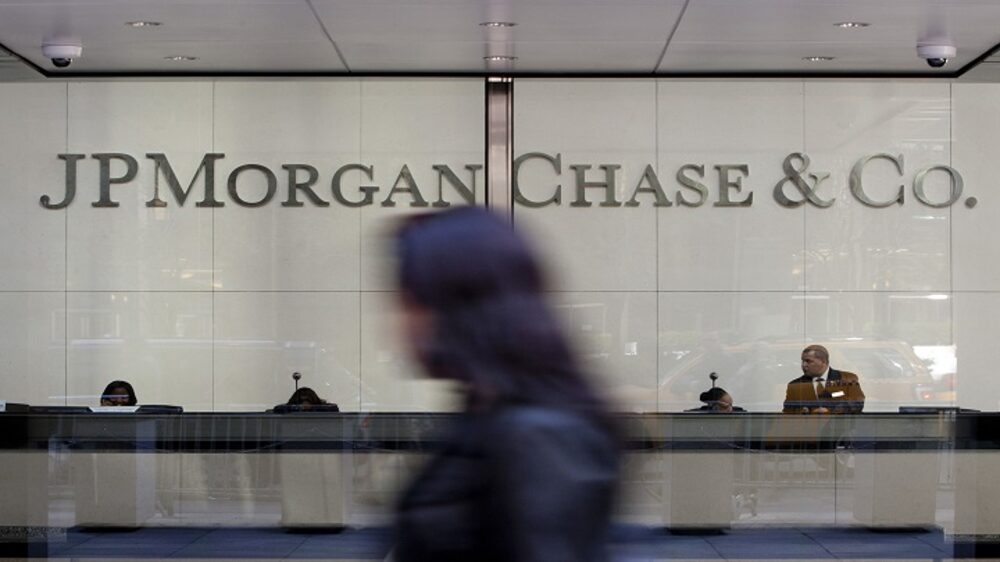 Las acciones de JPMorgan se han disparado a un récord, ganando un 26% en 2023 y superando a todos los principales competidores. Las acciones de JPMorgan se han disparado a un récord, ganando un 26% en 2023 y superando a todos los principales competidores.