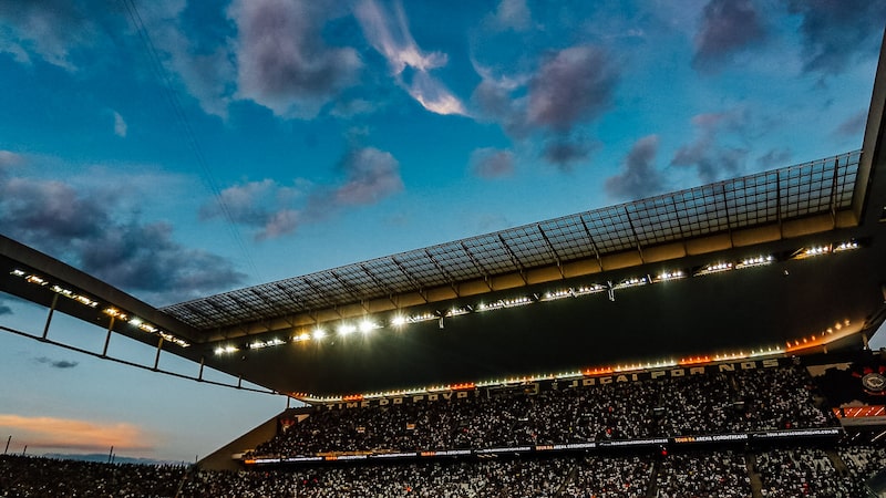 Votorantim compra uma fatia de 5,11% na Hypera, dona do laboratório Neo Química, que dá nome ao estádio do Corinthians Votorantim compra uma fatia de 5,11% na Hypera, dona do laboratório Neo Química, que dá nome ao estádio do Corinthians