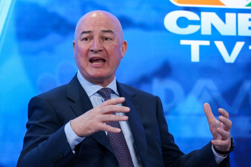 Alan Jope, director general de Unilever Plc, durante una mesa redonda en el segundo día del Foro Económico Mundial (FEM) en Davos, Suiza, el martes 24 de mayo de 2022. Alan Jope, director general de Unilever Plc, durante una mesa redonda en el segundo día del Foro Económico Mundial (FEM) en Davos, Suiza, el martes 24 de mayo de 2022.