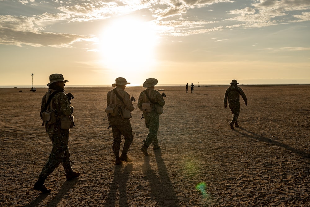 Miembros del ejército peruano patrullan la zona cercana al complejo de inmigración de Santa Rosa, en la frontera entre Chile y Perú, en Tacna (Perú), el miércoles 10 de diciembre de 2025. Fotógrafo: Cristóbal Olivares/Bloomberg Miembros del ejército peruano patrullan la zona cercana al complejo de inmigración de Santa Rosa, en la frontera entre Chile y Perú, en Tacna (Perú), el miércoles 10 de diciembre de 2025. Fotógrafo: Cristóbal Olivares/Bloomberg