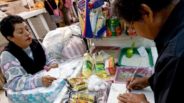 ¿Por qué si la inflación en México va a la baja se perciben precios altos? ¿Por qué si la inflación en México va a la baja se perciben precios altos?