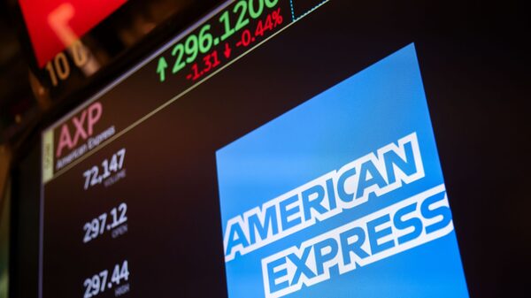 American Express supera expectativas de ganancias tras renovar su tarjeta Platinum American Express supera expectativas de ganancias tras renovar su tarjeta Platinum