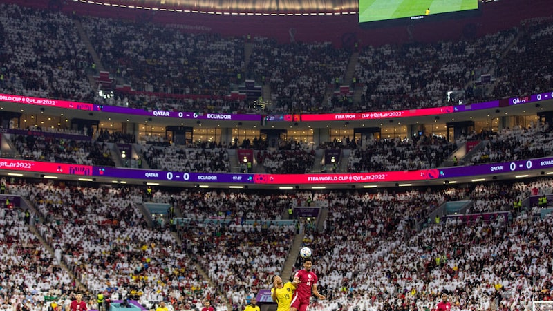 Copa do calor: torneio de futebol mostra como o clima extremo virou desafio ao esporte Copa do calor: torneio de futebol mostra como o clima extremo virou desafio ao esporte