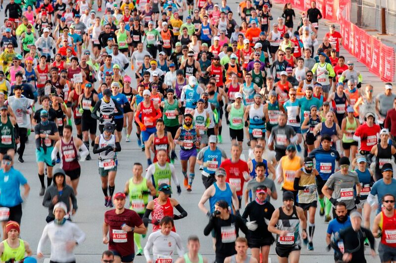Corredores competem durante a Maratona de Chicago do Bank of America de 2019, em 13 de outubro de 2019, em Chicago, Illinois Corredores competem durante a Maratona de Chicago do Bank of America de 2019, em 13 de outubro de 2019, em Chicago, Illinois