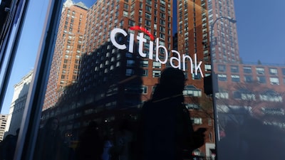 Citi supera todas las previsiones de ganancias mientras su reestructuración cobra impulso Citi supera todas las previsiones de ganancias mientras su reestructuración cobra impulso