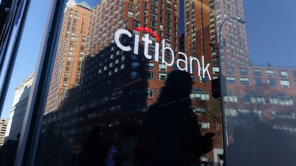 Citi supera todas las previsiones de ganancias mientras su reestructuración cobra impulso Citi supera todas las previsiones de ganancias mientras su reestructuración cobra impulso