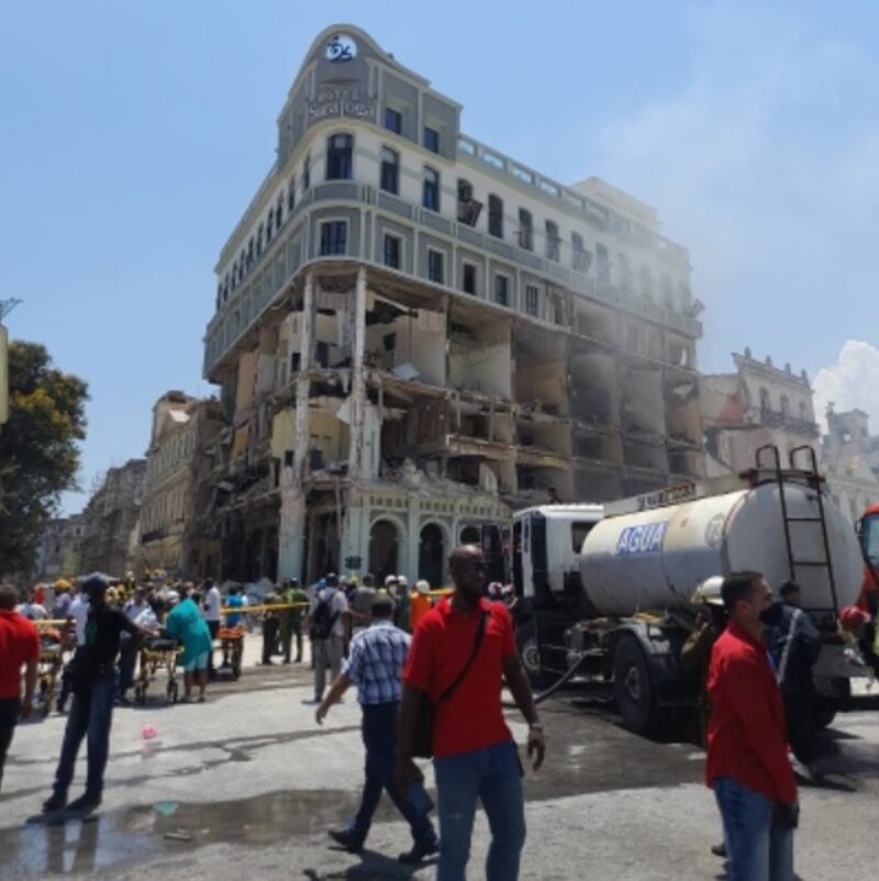 Investigaciones realizadas indicaron que la explosión fue resultado por un accidente y no por una bomba o un atentado. De acuerdo con el medio Cubadebate, el estallido se dio luego de haberse habilitado un cilindro de gas licuado en el hotel, y el cocinero descubrió una fisura en la manguera de abastecimiento. Investigaciones realizadas indicaron que la explosión fue resultado por un accidente y no por una bomba o un atentado. De acuerdo con el medio Cubadebate, el estallido se dio luego de haberse habilitado un cilindro de gas licuado en el hotel, y el cocinero descubrió una fisura en la manguera de abastecimiento.