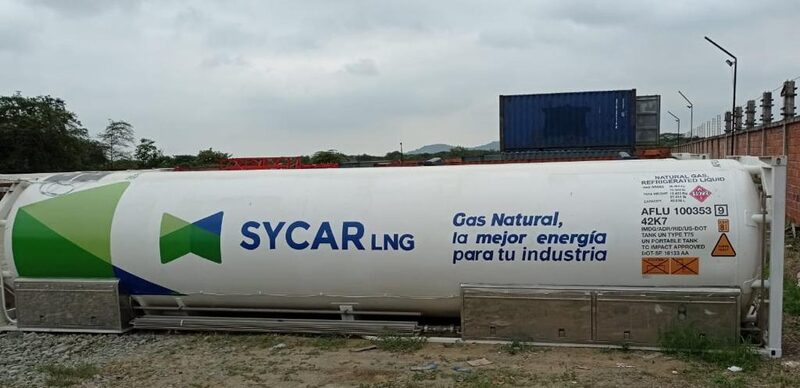 La empresa SYCAR LLC será la encargada de traer el cargamento desde Panamá. La empresa SYCAR LLC será la encargada de traer el cargamento desde Panamá.