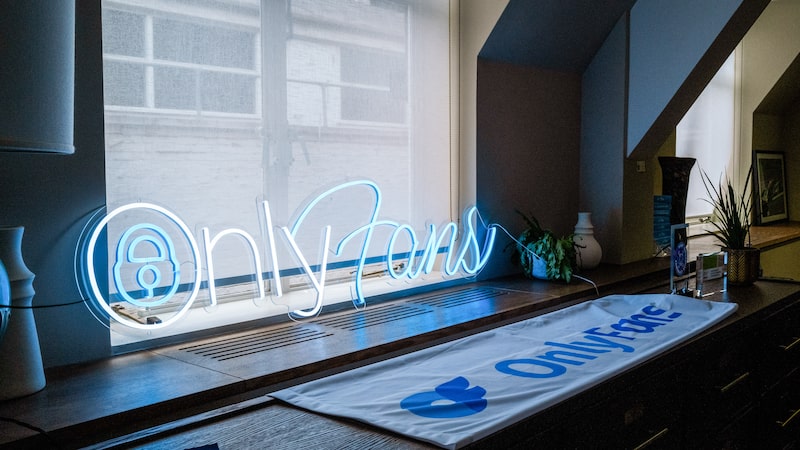 OnlyFans negocia venda de fatia minoritária em acordo que avalia empresa em US$ 3 bi OnlyFans negocia venda de fatia minoritária em acordo que avalia empresa em US$ 3 bi