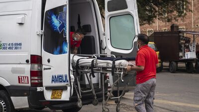 La crisis sanitaria se agrava en Colombia con el cierre de unidades hospitalarias La crisis sanitaria se agrava en Colombia con el cierre de unidades hospitalarias