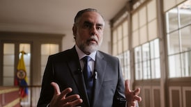 Ministros firman un decreto fiscal de urgencia económica en Colombia Ministros firman un decreto fiscal de urgencia económica en Colombia