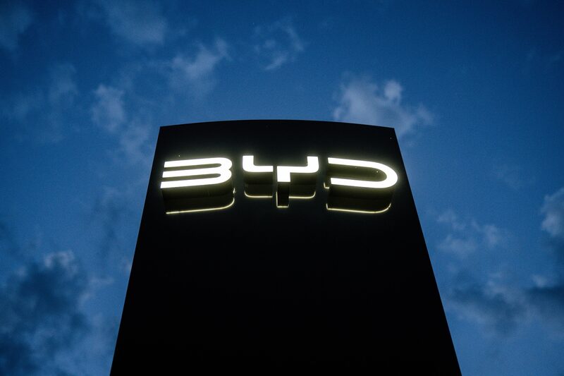 Novo slogan da montadora poderia focar na capacidade de carregar uma bateria tão rápido quanto reabastecer, ajudando-a a conquistar mais participação das montadoras tradicionais e de rivais mais diretos, como a Tesla Novo slogan da montadora poderia focar na capacidade de carregar uma bateria tão rápido quanto reabastecer, ajudando-a a conquistar mais participação das montadoras tradicionais e de rivais mais diretos, como a Tesla