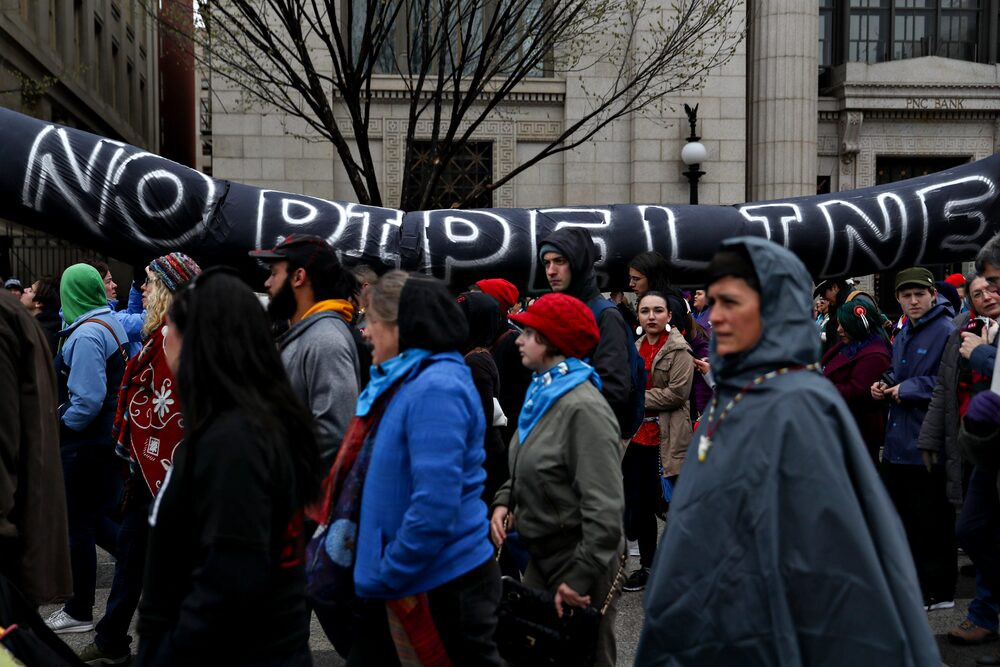 Manifestantes contra el oleoducto Dakota Access Pipeline (DAPL) en 2017. Manifestantes contra el oleoducto Dakota Access Pipeline (DAPL) en 2017.