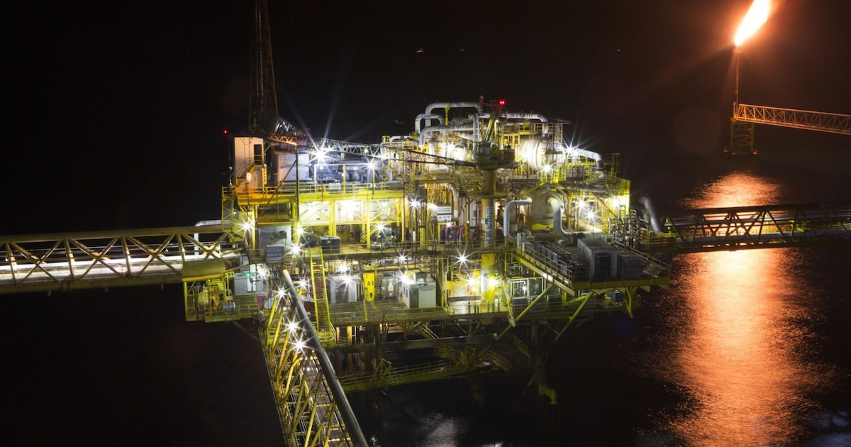 Petróleo de México cae a su precio más bajo desde marzo