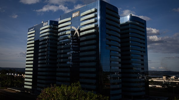 Após R$ 6 bi em saques, CEO do BRB diz que pior da crise passou Após R$ 6 bi em saques, CEO do BRB diz que pior da crise passou