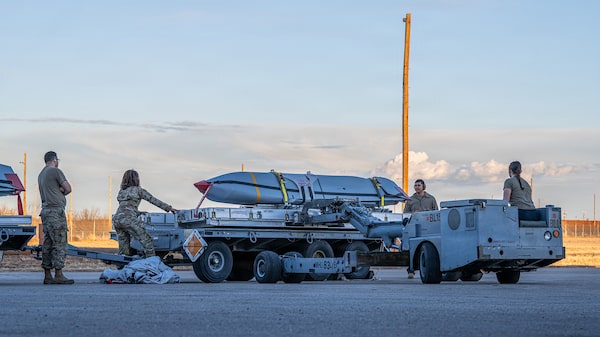 EE.UU. redirige su arsenal de misiles de largo alcance hacia Irán y reduce reservas globales EE.UU. redirige su arsenal de misiles de largo alcance hacia Irán y reduce reservas globales