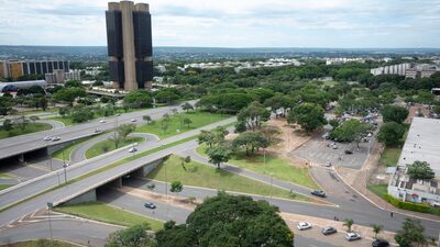 Banco Central de Brasil enfrenta solo la lucha contra la inflación, dicen exdirectivos Banco Central de Brasil enfrenta solo la lucha contra la inflación, dicen exdirectivos