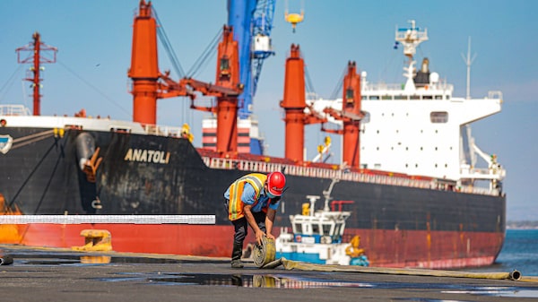 Así están los puertos marítimos de El Salvador y Guatemala con el embate de Julia Así están los puertos marítimos de El Salvador y Guatemala con el embate de Julia